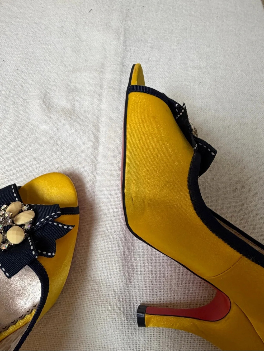 4/$20 Poetic License Yellow Satin Peep-Toe Heels w/ Black Trim and Floral Jewel